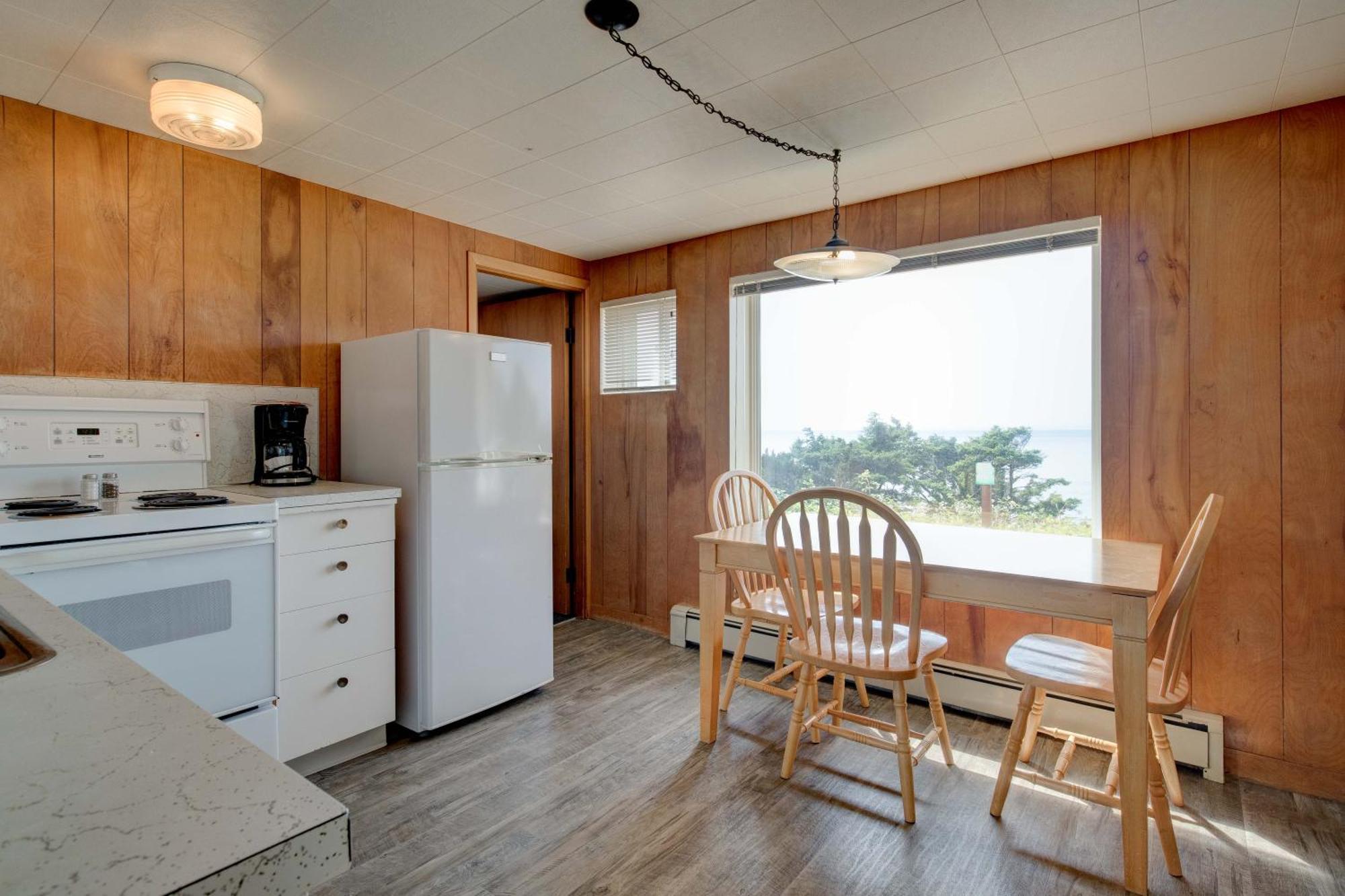 Ester Lee Oceanview Inn Lincoln City Exteriör bild