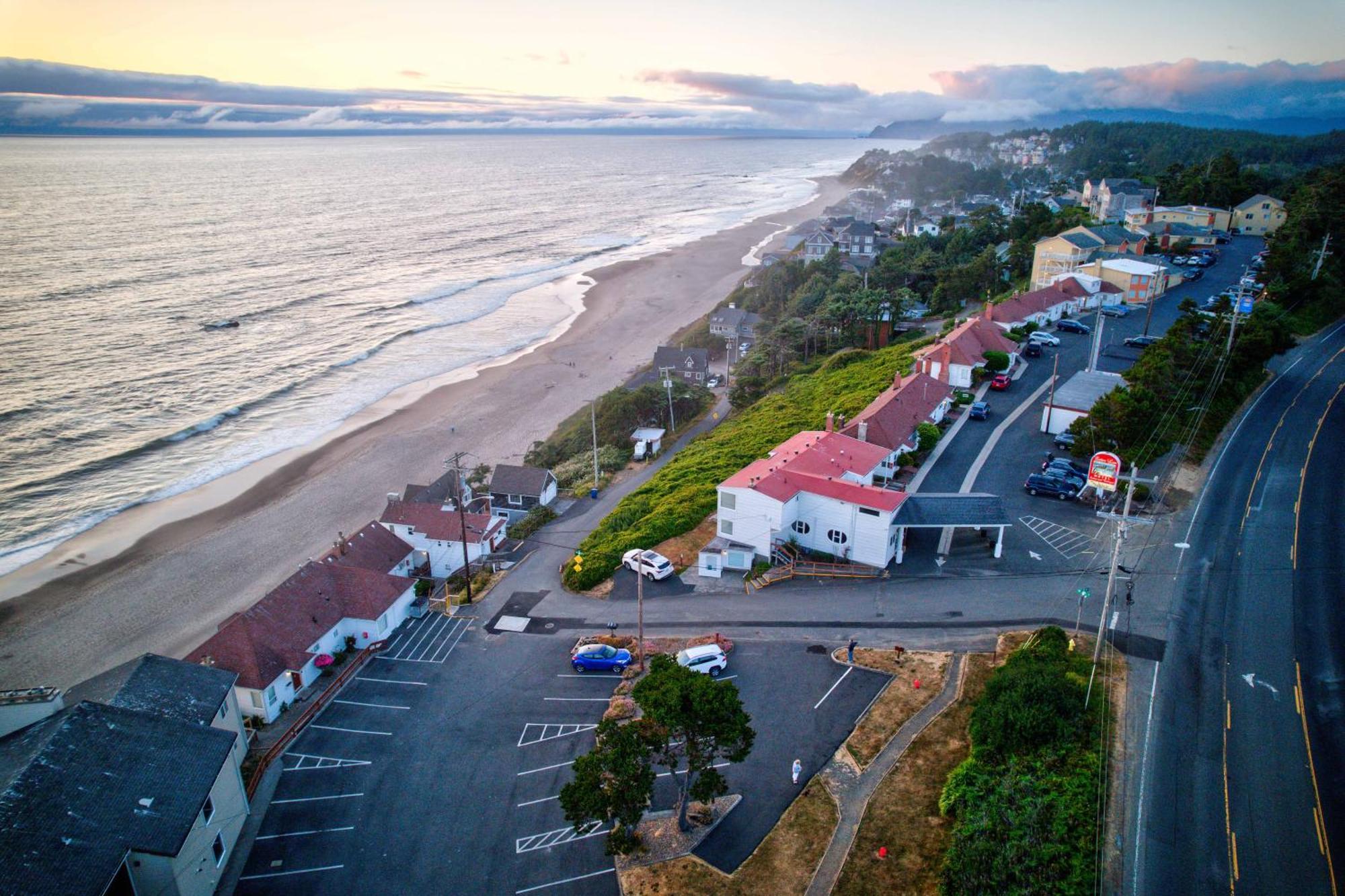 Ester Lee Oceanview Inn Lincoln City Exteriör bild
